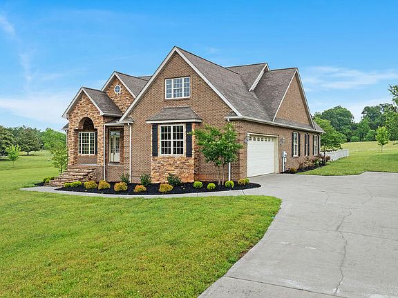 2nd image of 170 Shortbark Ln