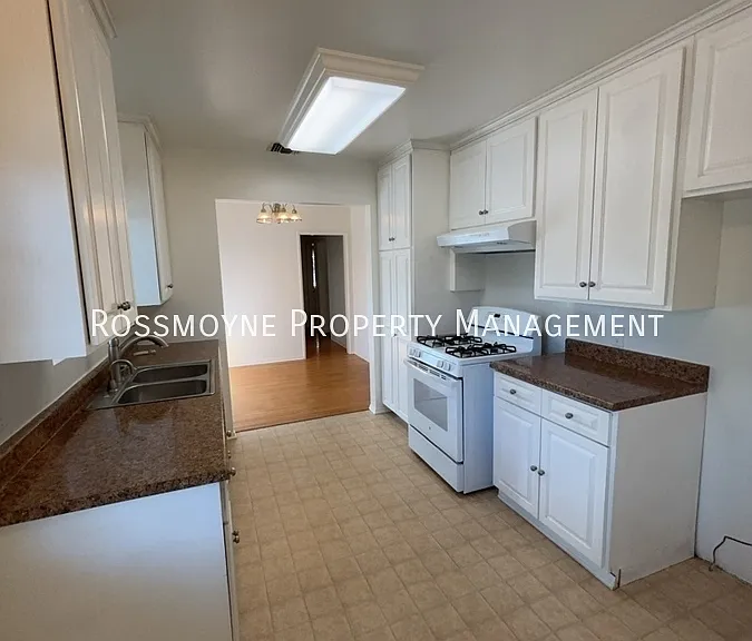 4633 New York Ave — Photo 8