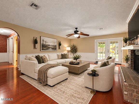 5th image of 214 Saint Nicholas Dr