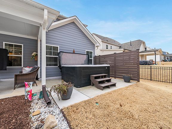 5th image of 125 Vast View Way