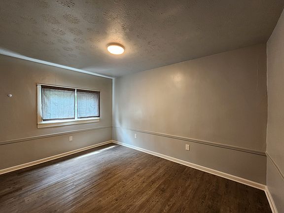 5th image of 3415 Roehl Ave Unit 2