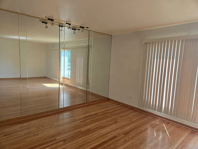 9225 S Cregier Ave #1 — Photo 2