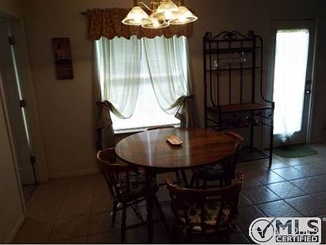 Spacious Diningroom
