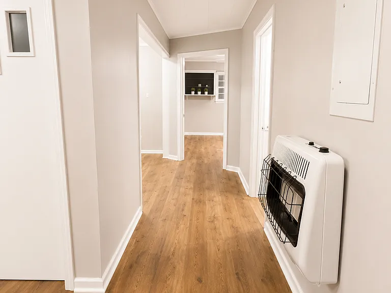 501 W Franklin St — Photo 18