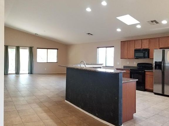 3rd image of 2766 W Sonoran Blossom Pl