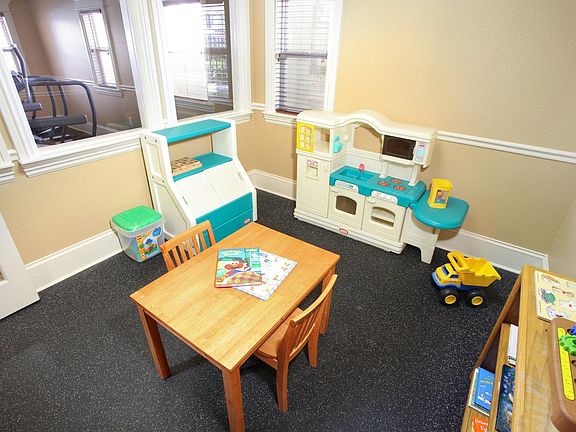 3rd image of 1202 Seagate Dr