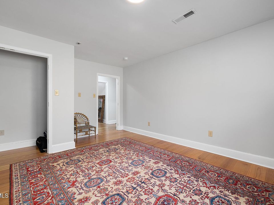 22nd image of 2616 Volunteer Pkwy