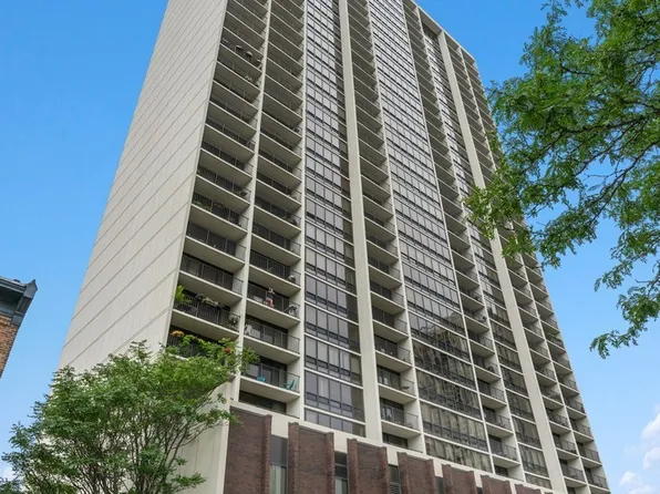 1636 N Wells St APT 701, Chicago, IL 60614