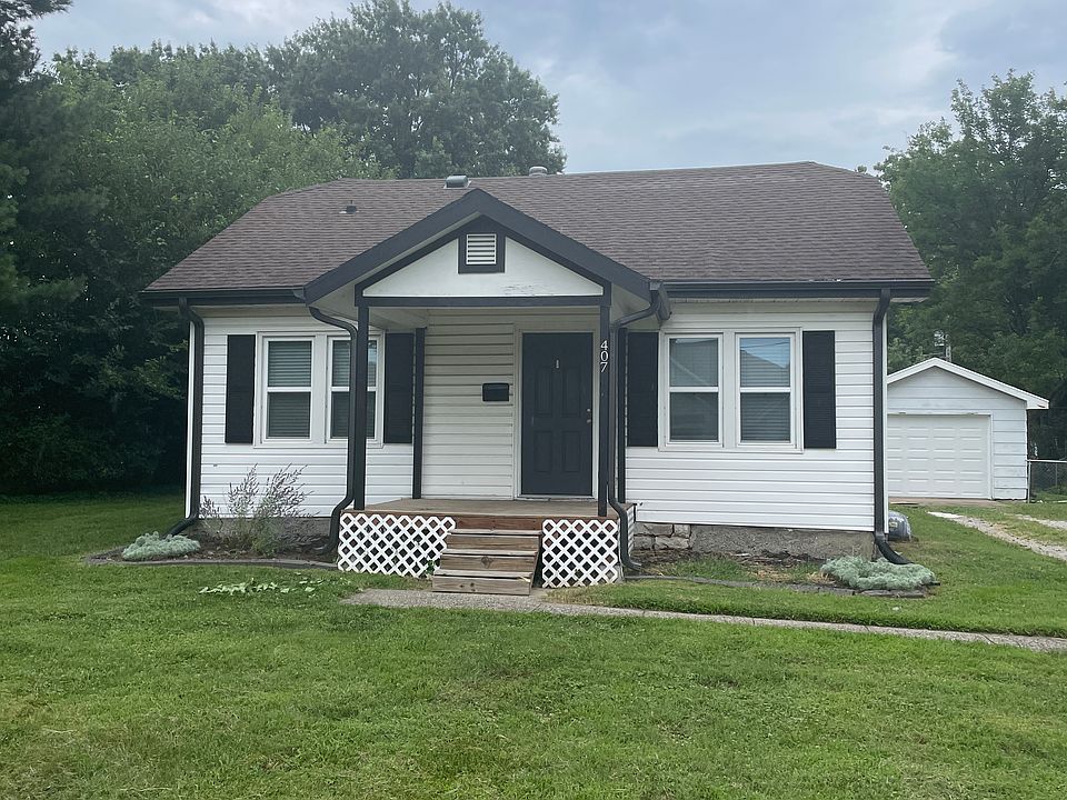 1st image of 407 NE Main St