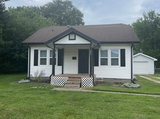407 NE Main St, Lees Summit, MO 64063