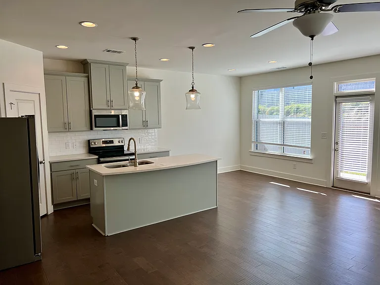 212 N Auburn Landing Pl — Photo 5