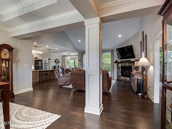 3rd image of 203 Oohleeno Ln