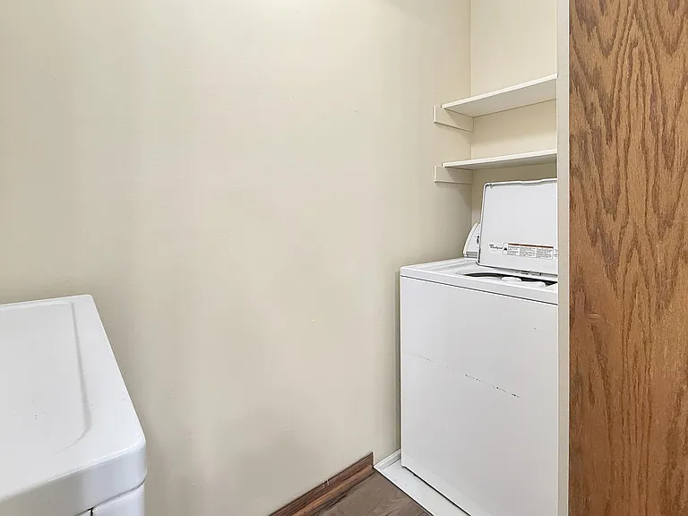 Parkview Manor — Photo 36