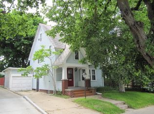 1206 S 15th St, Manitowoc, WI 54220