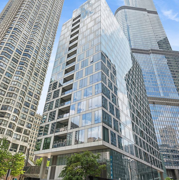 1st image of 403 N Wabash Ave APT 3A