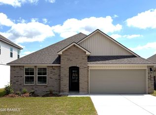 128 Lake Ridge Dr, Broussard, LA 70518