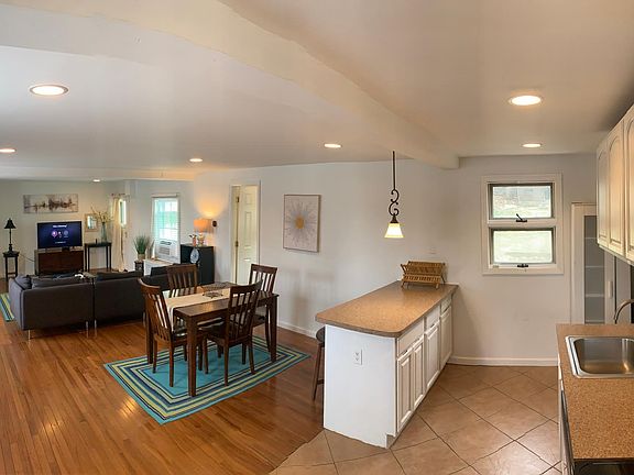 2nd image of 144 Palisade St #B