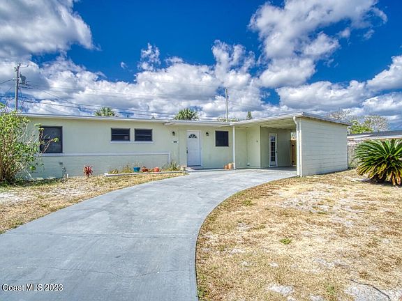 2nd image of 1010 Bianca Dr NE