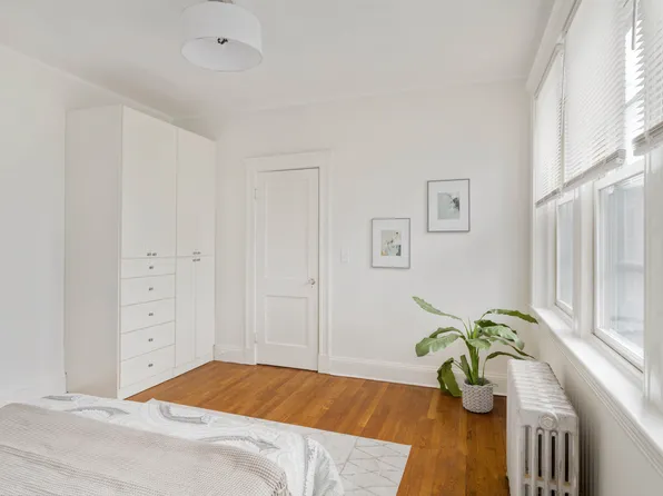 429 Washington St APT 6, Brookline, MA 02446