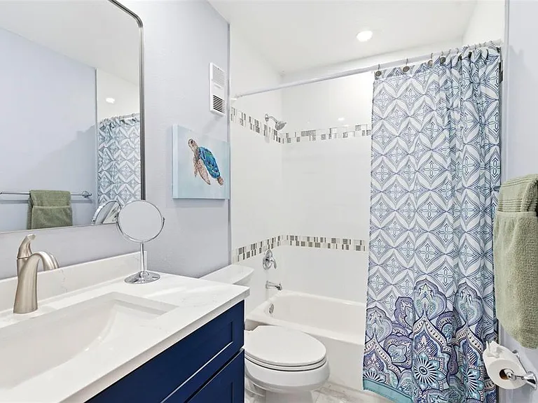 201 Pompano Dr SE #C — Photo 20