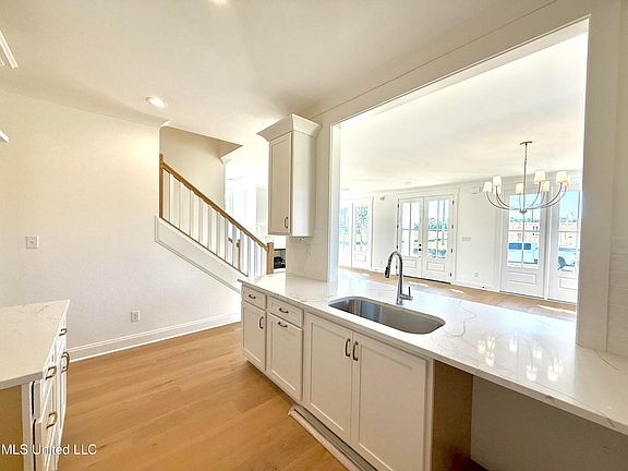 5th image of 6530 Eastland Ct