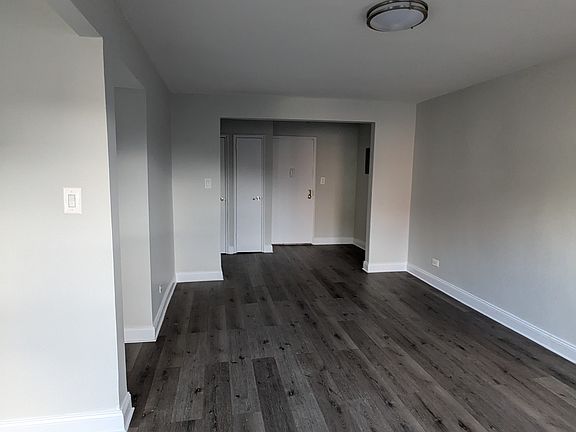 3rd image of 9131 Lamont Ave APT 2d