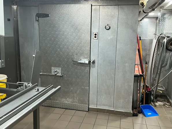 342 Ridgewood Avenue image 6 of 14