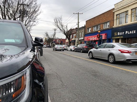 4th image of 124 Rockaway Ave