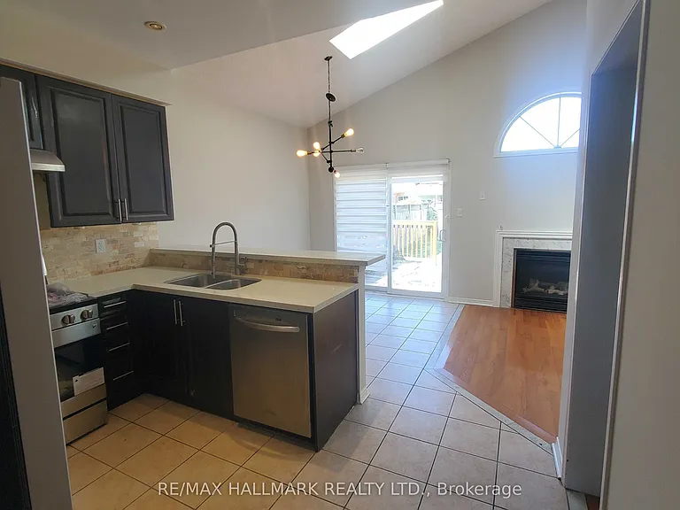 4930 Southampton Dr — Photo 4