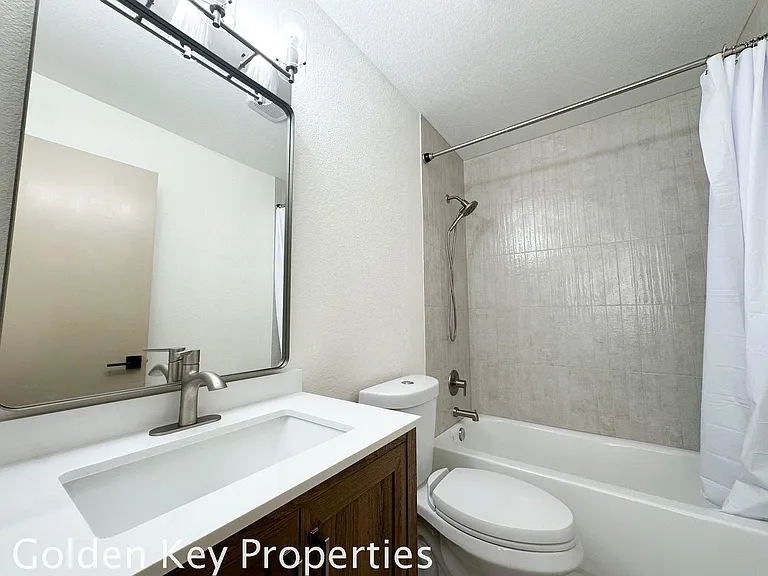 410 Ferrara Way — Photo 18