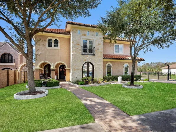 1011 Grand Estates Dr, Richmond, TX 77469