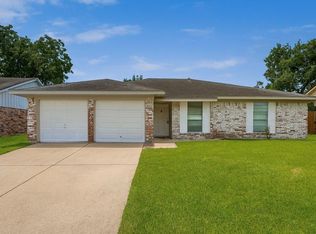 9811 Mango St, Houston, TX 77075