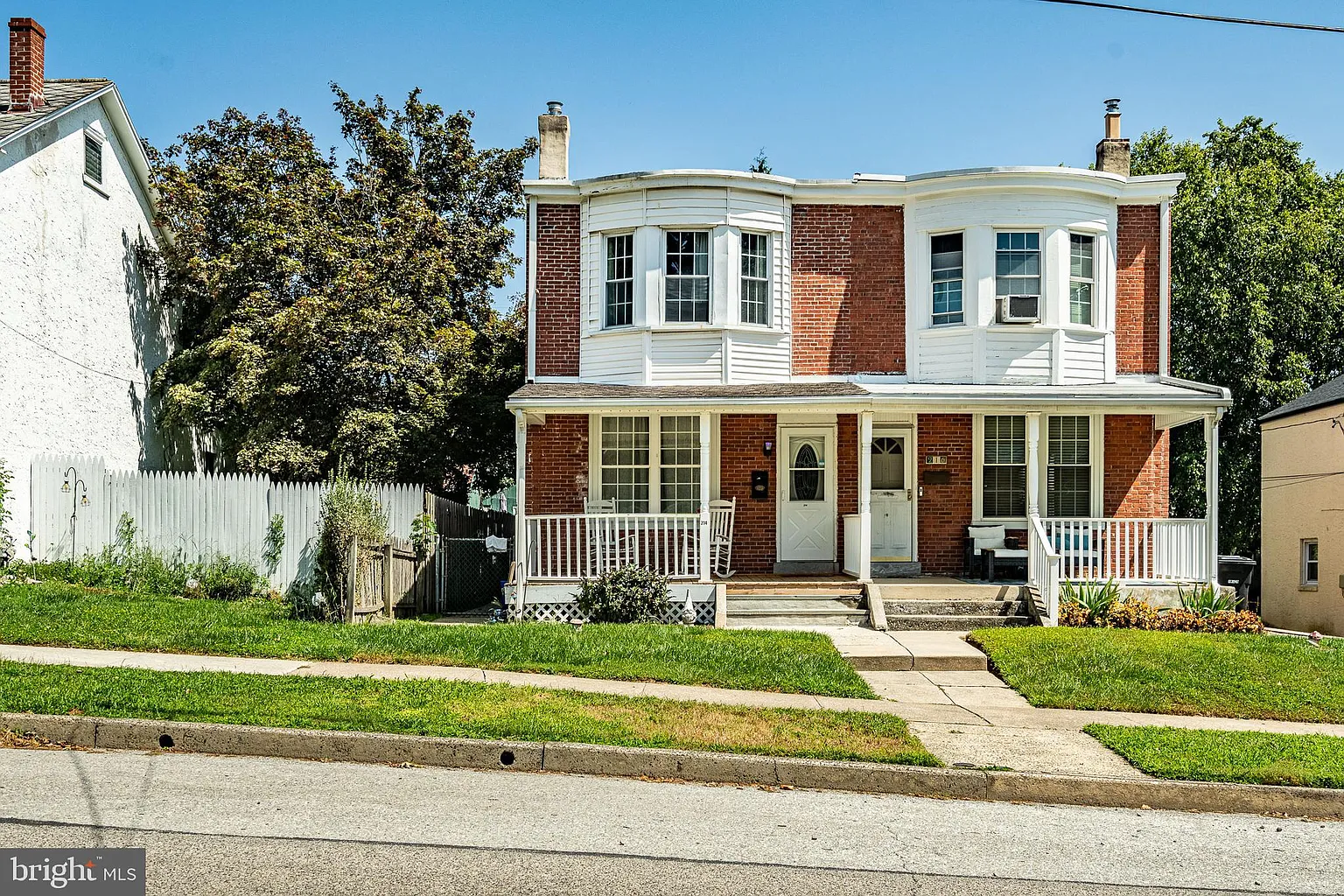214 E 6th Ave photo 1