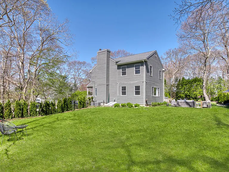 66 Knoll Rd — Photo 12