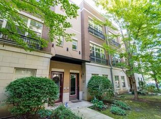 1227 W Arthington St, Chicago, IL 60607