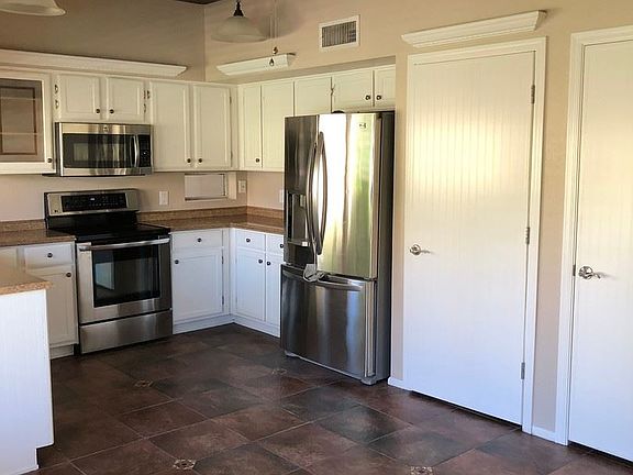 3rd image of 7226 W Corrine Dr