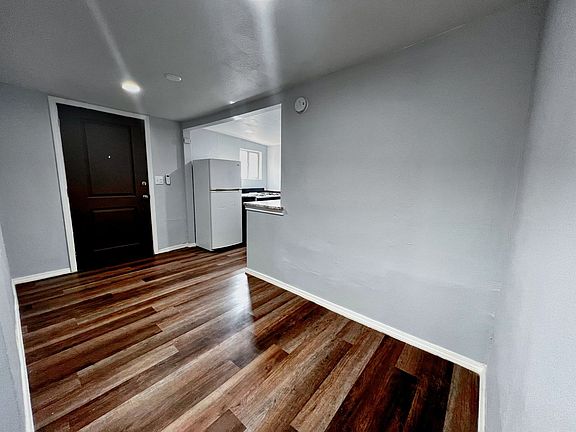 5th image of 2812 Porter Ave #4
