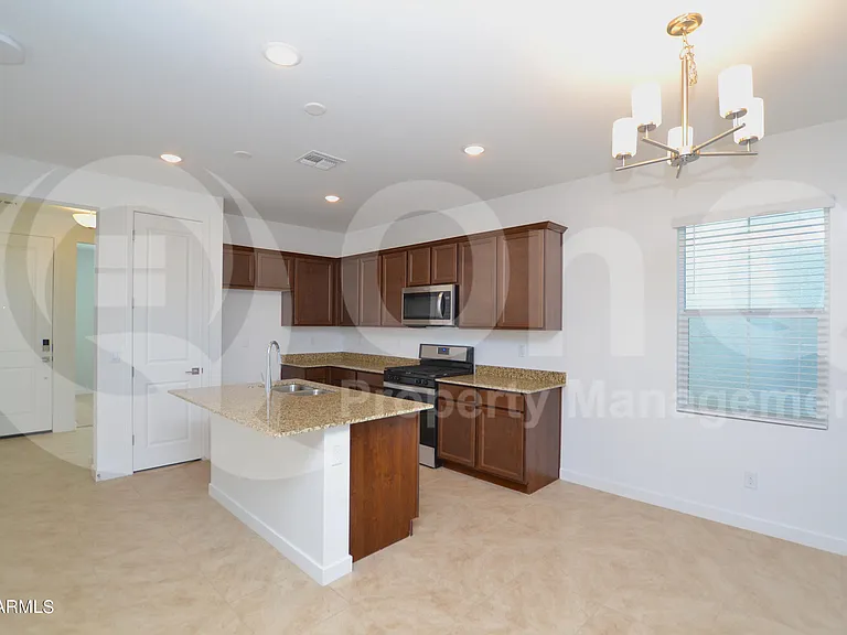 1173 N Jay Pl — Photo 5