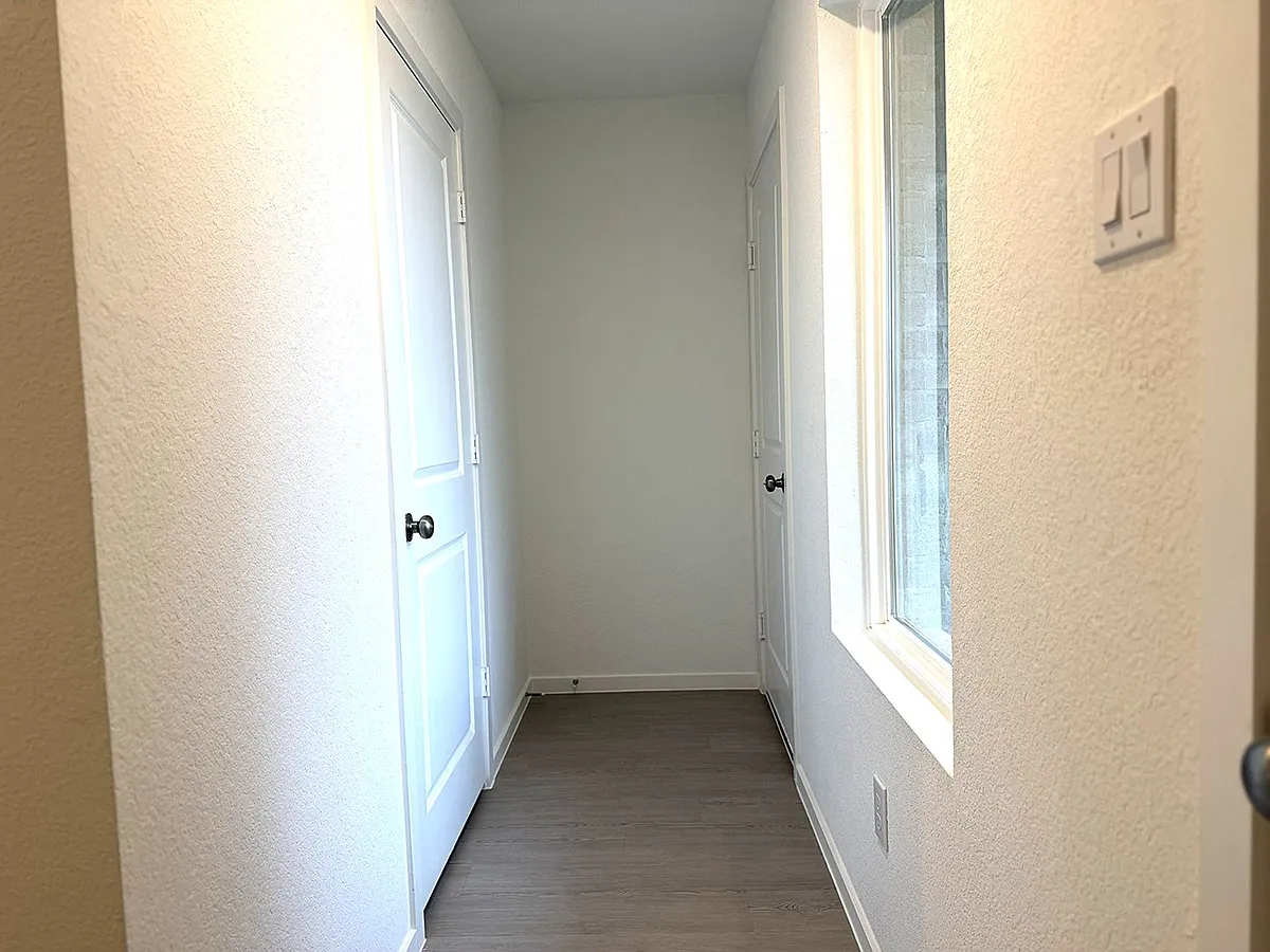 Building Photo - 1511 Sunset Dr