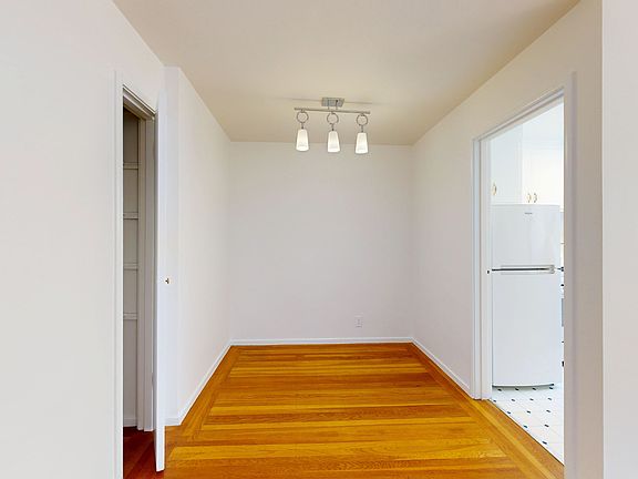 3rd image of 702 Church St #305