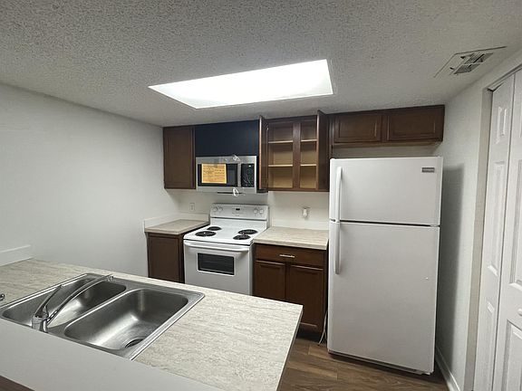 3rd image of 4285 Melissa Ct W #1
