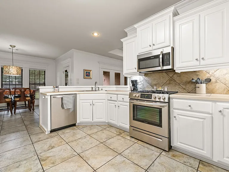 108 Bouriese Cir — Photo 15