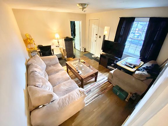 3rd image of 202-206 S Winooski Ave #2