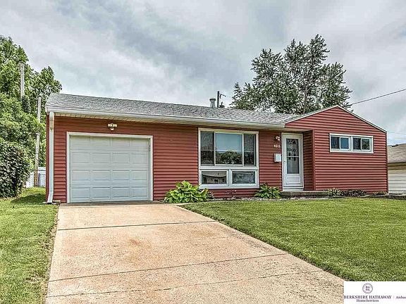 3rd image of 4511 Krug Ave