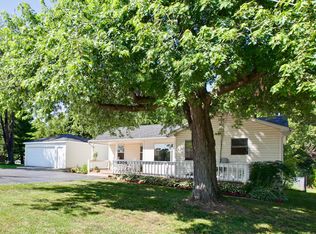 6209 Lake Shore Dr, Oakwood Hills, IL 60013