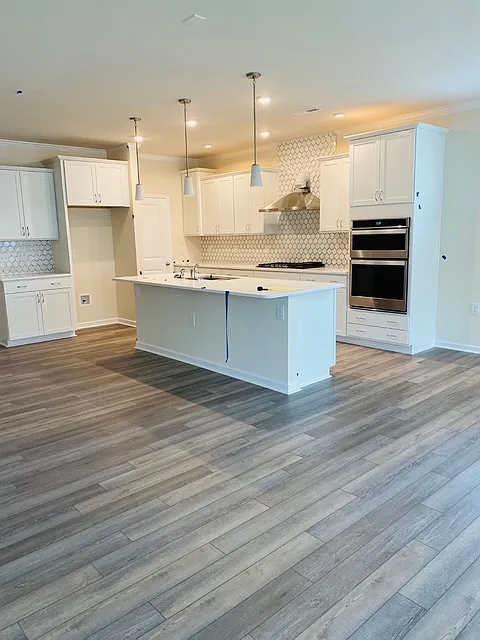 4 bed, 3180 sqft, $2,500 — Photo 2