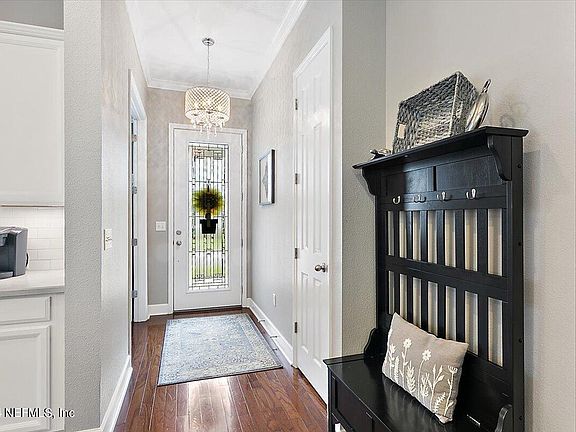 3rd image of 113 ARCHWOOD Drive