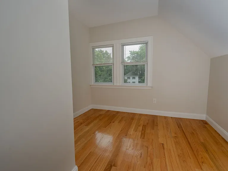 11 Park St — Photo 21