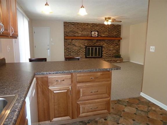 5th image of 5409 Split Rock Dr
