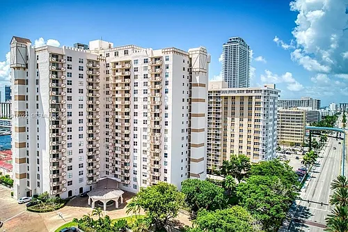 1865 S Ocean Dr #15C Photo 1